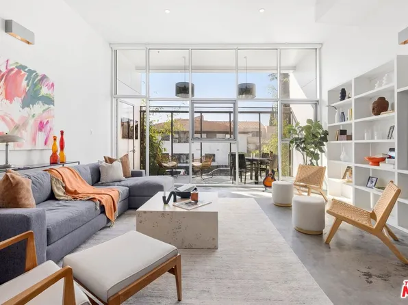 803 Wilcox Ave #4, Los Angeles, CA 90038