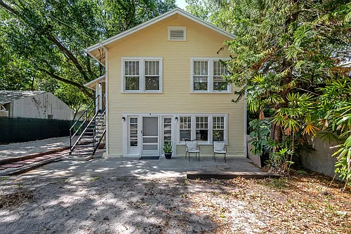 330 W Crest Ave #A Photo 1
