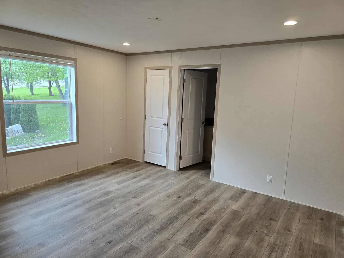 Photo 2 of 6 - 613 Polk St #62 - De Soto, IA Building Photo - 613 Polk St #62