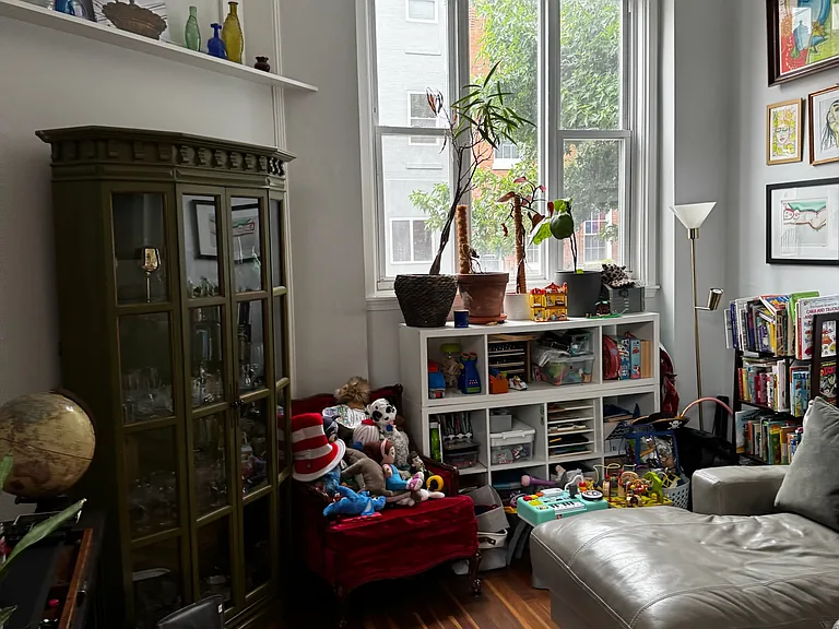 426 Tasker St — Photo 7