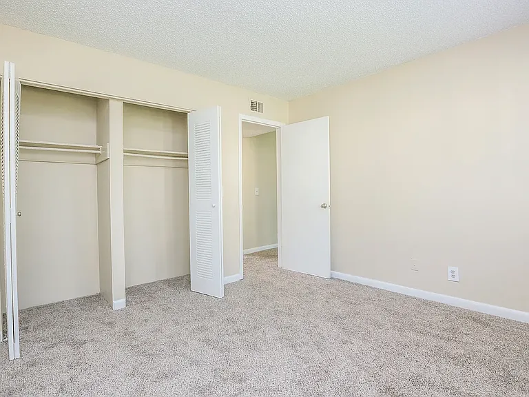 Silversmith Creek Apartments — Photo 35