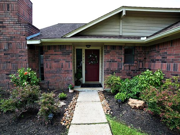 3rd image of 4906 Pecan Grove Dr