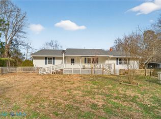 10083 Burkes Pond Rd, North, VA 23128