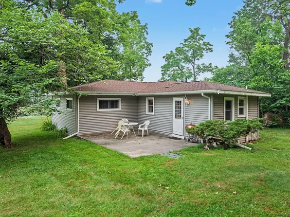 45296 15th Ave, Bloomingdale, MI 49026