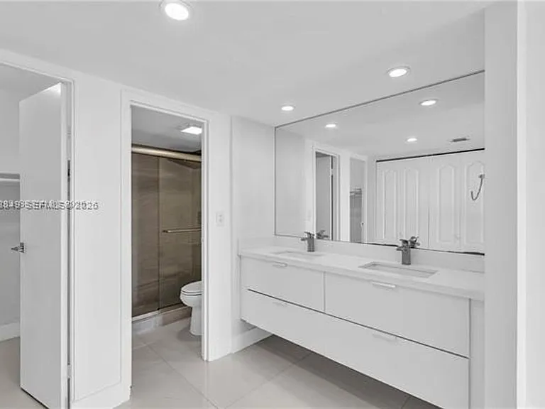 100 Bayview Dr #508 — Photo 12