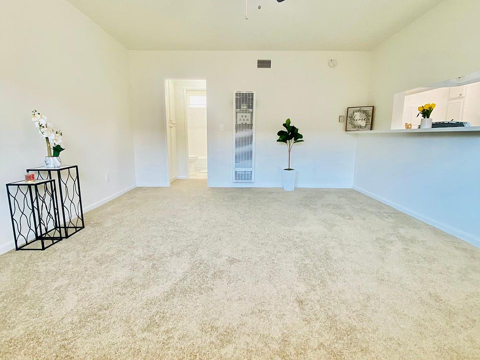 Specious living room.