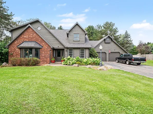 129 Minges Hills Dr, Battle Creek, MI 49015