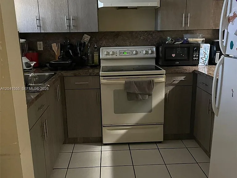 14931 SW 82nd Ln #18506 — Photo 2
