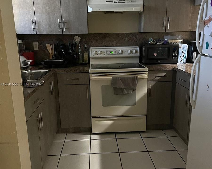 2nd image of 14931 SW 82nd Ln #18506