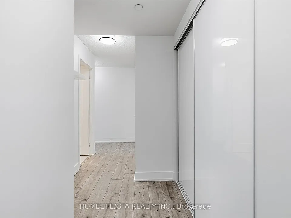 10 Eva Rd #306