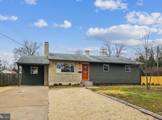 6000 Leewood Dr, Alexandria, VA 22310