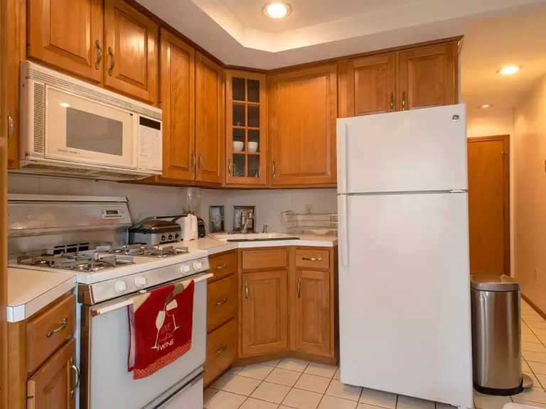 28 Orleans St #3A — Photo 8