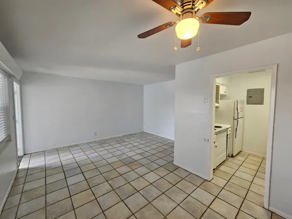 1760 NE 52nd Street