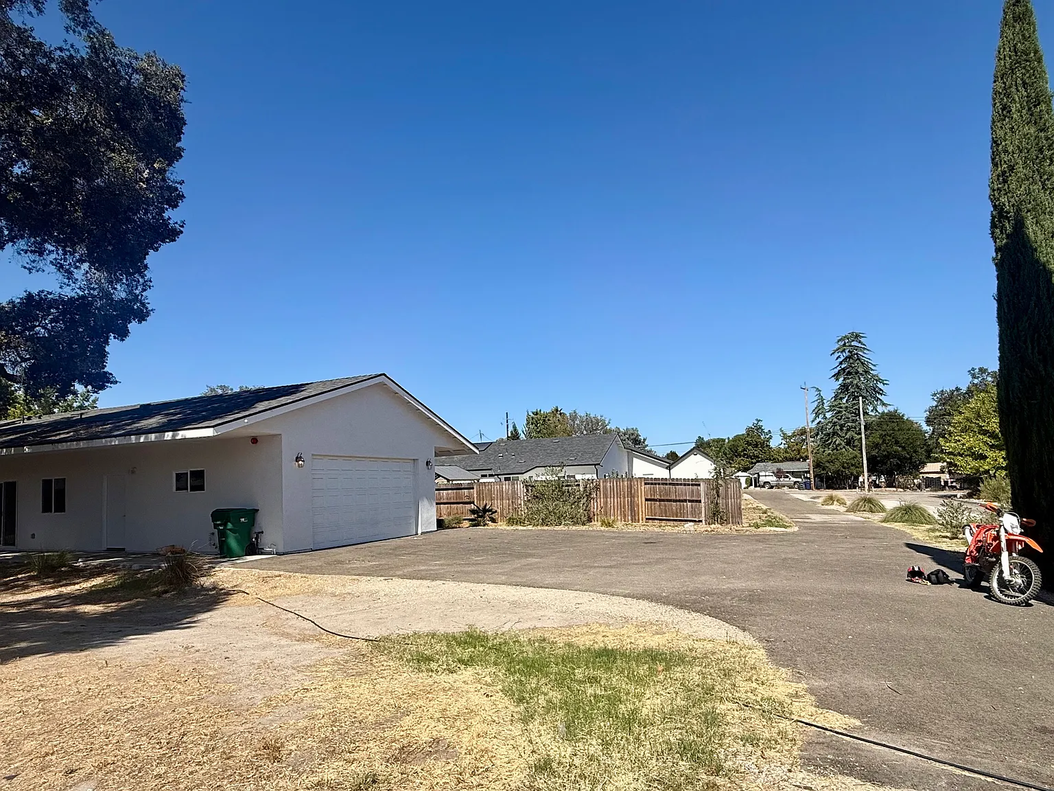 3 bed, 1200 sqft, $3,250 — Photo 2