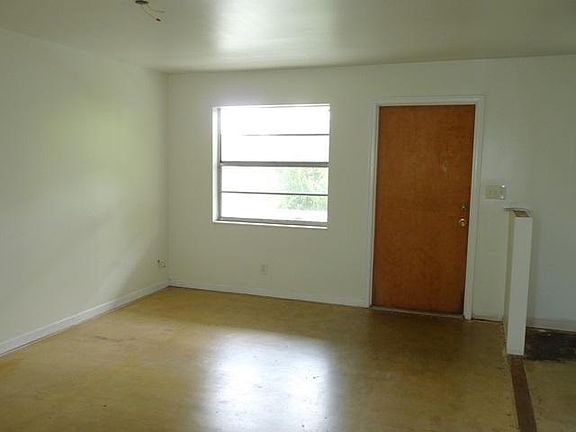 4th image of 316 SE 1st St APT 7