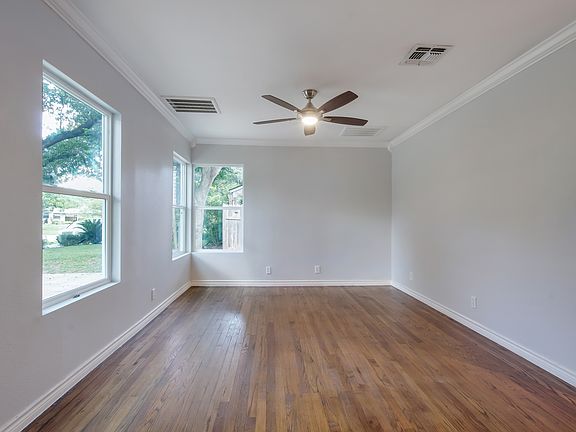 3rd image of 210 Greenwich Blvd