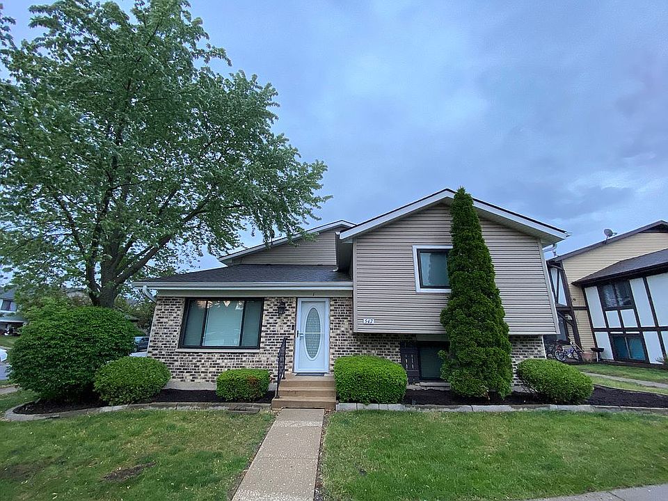 1st image of 29W547 Winchester Cir S Unit 1
