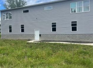 1627 Krumroy Rd, Akron, OH 44306