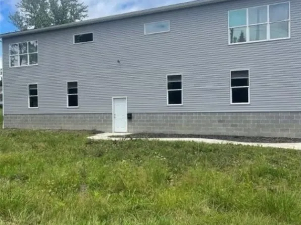 1627 Krumroy Rd, Akron, OH 44306