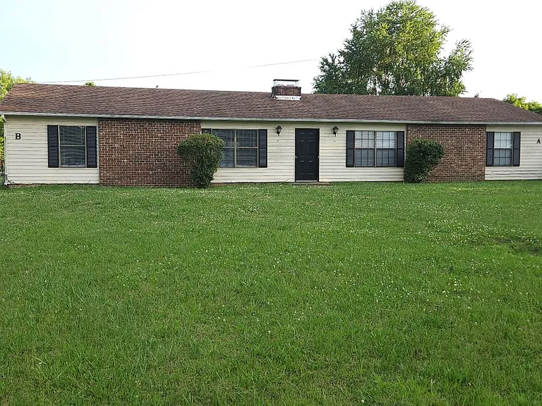 340 Creekwood Ct #B — Photo 1