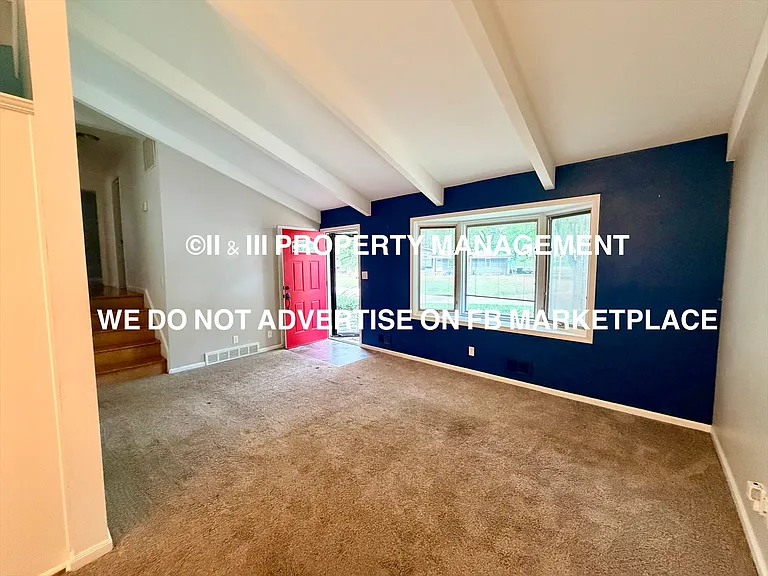6905 NW 72nd Ter — Photo 3