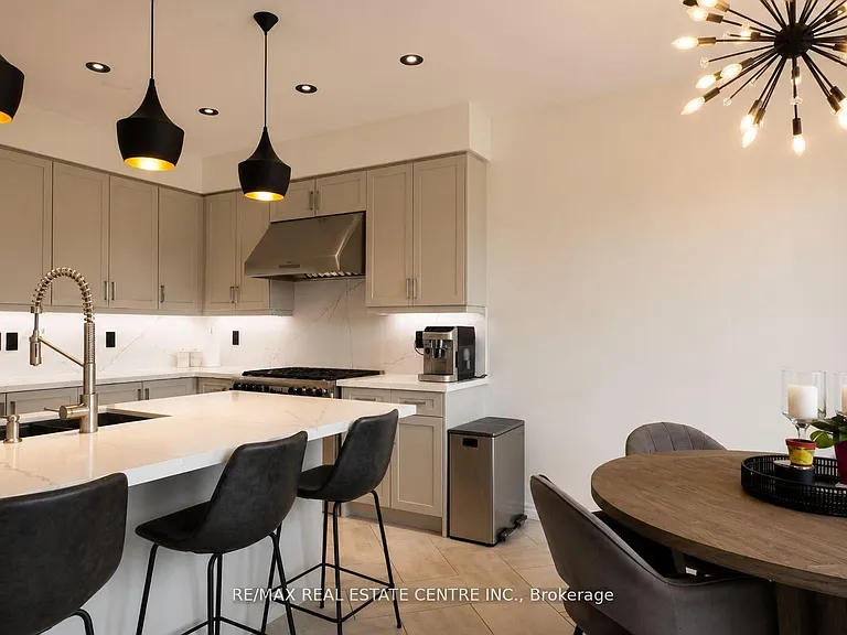 15 Cahill Dr — Photo 16