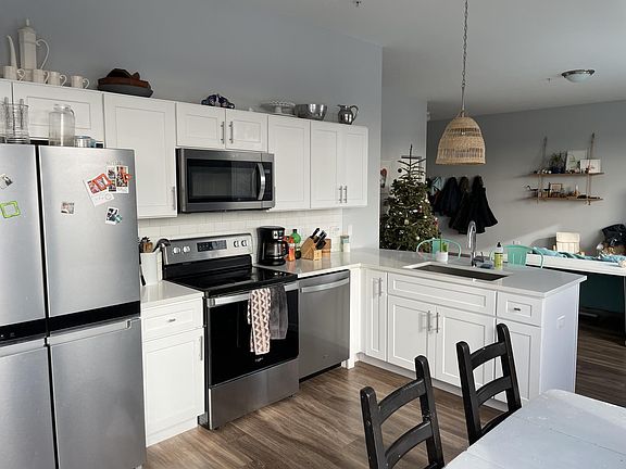 3rd image of 1900 W Lawrence Ave #316