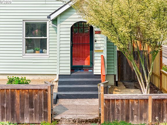 4th image of 4929 SE 63rd Ave