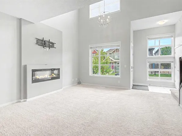 124 SE Howse Ave NE, Calgary, AB T3P 0W1