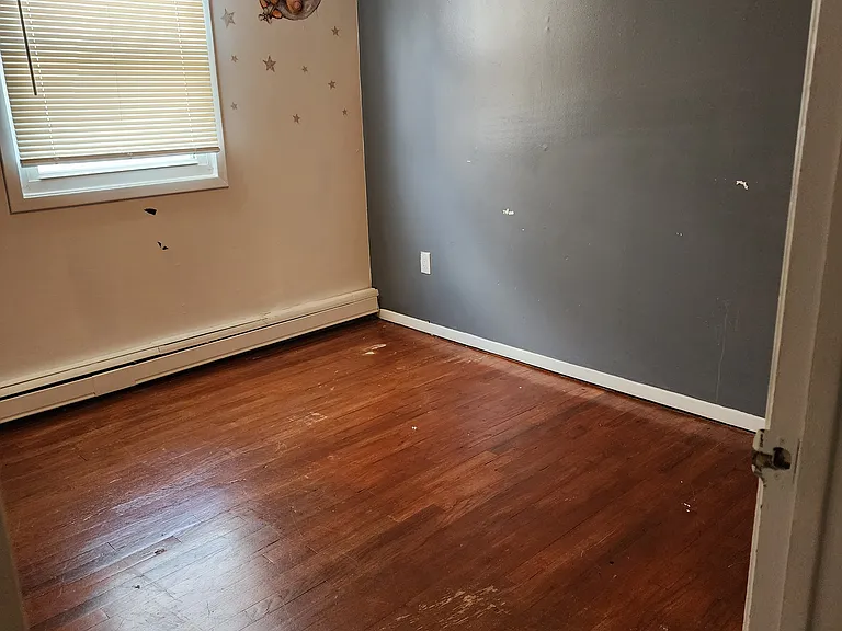 Cedar St — Photo 16