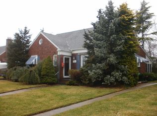 2005 Nantucket Rd, Merrick, NY 11566