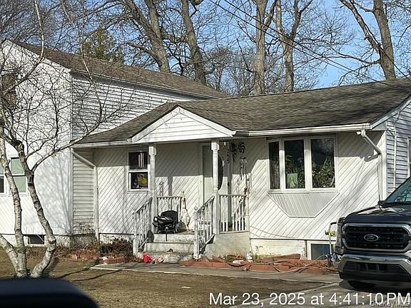 4th image of 255 Jayne Boulevard