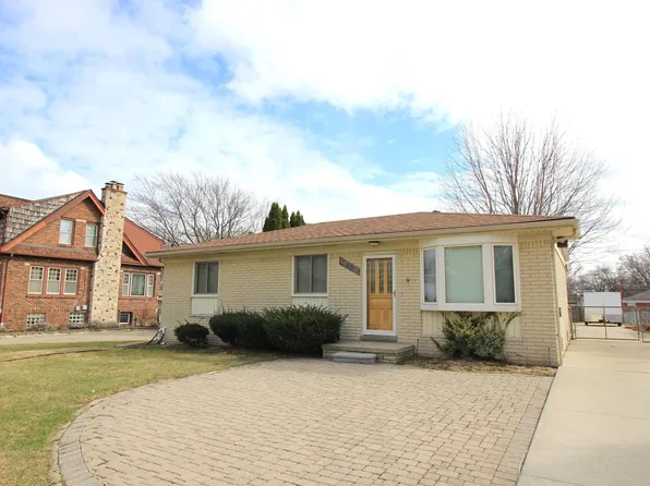 22218 E Twelve Mile Rd, Saint Clair Shores, MI 48081