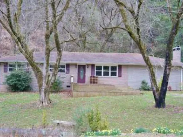 989 Dalton St #1, Ellijay, GA 30540