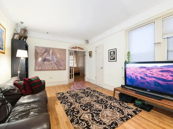 223 East 50th Street image 2 of 7