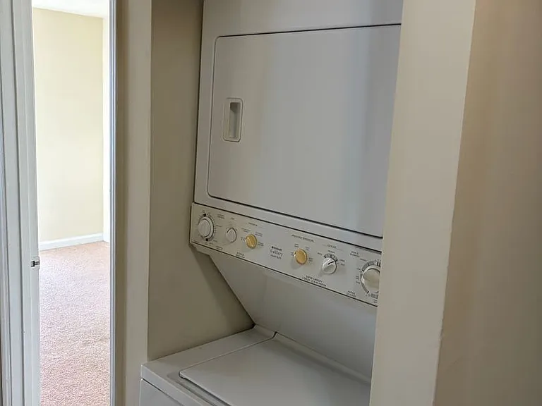 1470 Seneca Dr #G — Photo 10