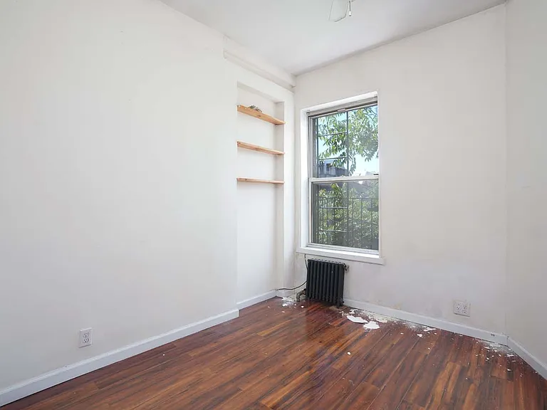522 E 11th St #23 — Photo 5