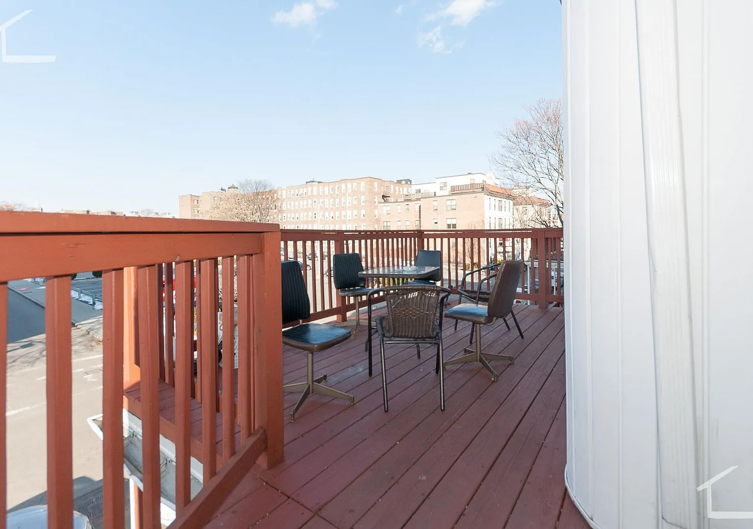 Large Unit near T and Brookline Border. GREAT for BU students! Cat OK — Photo 4