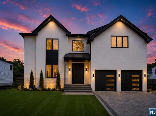 190 Denver Rd, Paramus, NJ 07652