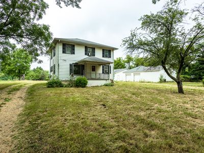 3172 S Center Rd, Burton, MI, 48519