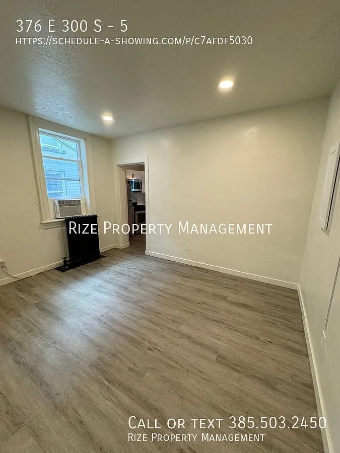 Building Photo - 376 E 300 S #5