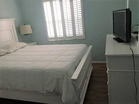 4th image of 3223 Beneva Rd Unit 202
