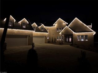 128 Provence Ct, King, NC 27021