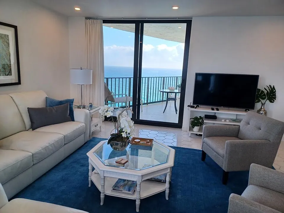 5420 N Ocean Dr #1705