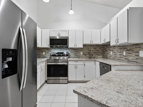 6572 Chasewood Drive #F, Jupiter, FL 33458