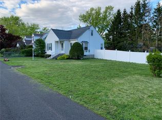 82 Hillcrest Rd, Latham, NY 12110