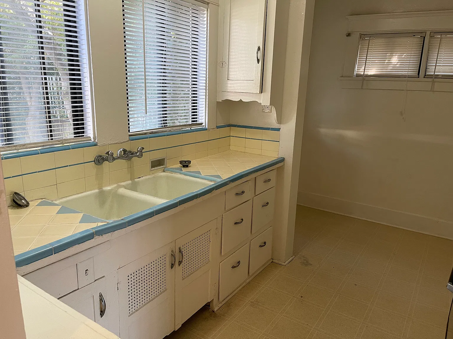 2 bed, 1.5 bath, 1050 sqft, $2,595 — Photo 1