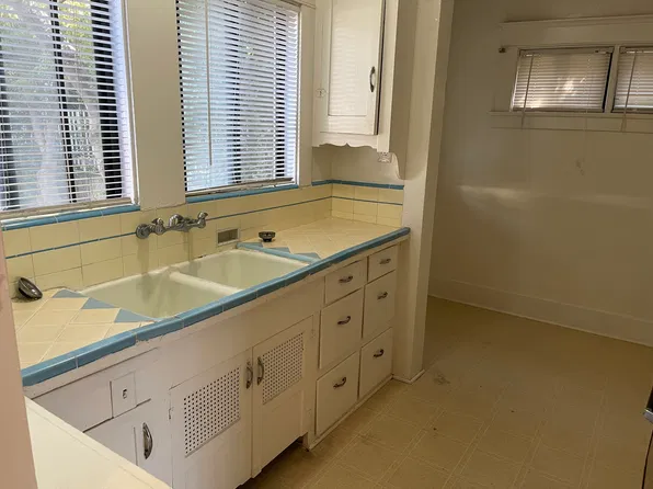 1301 Huntington Dr, South Pasadena, CA 91030
