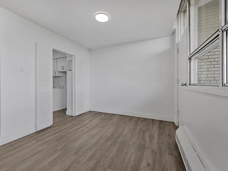 65 Thorncliffe Park Dr #906 — Photo 8