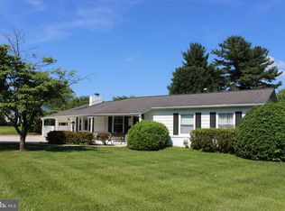 125 N Cypress Rd, Sterling, VA 20164